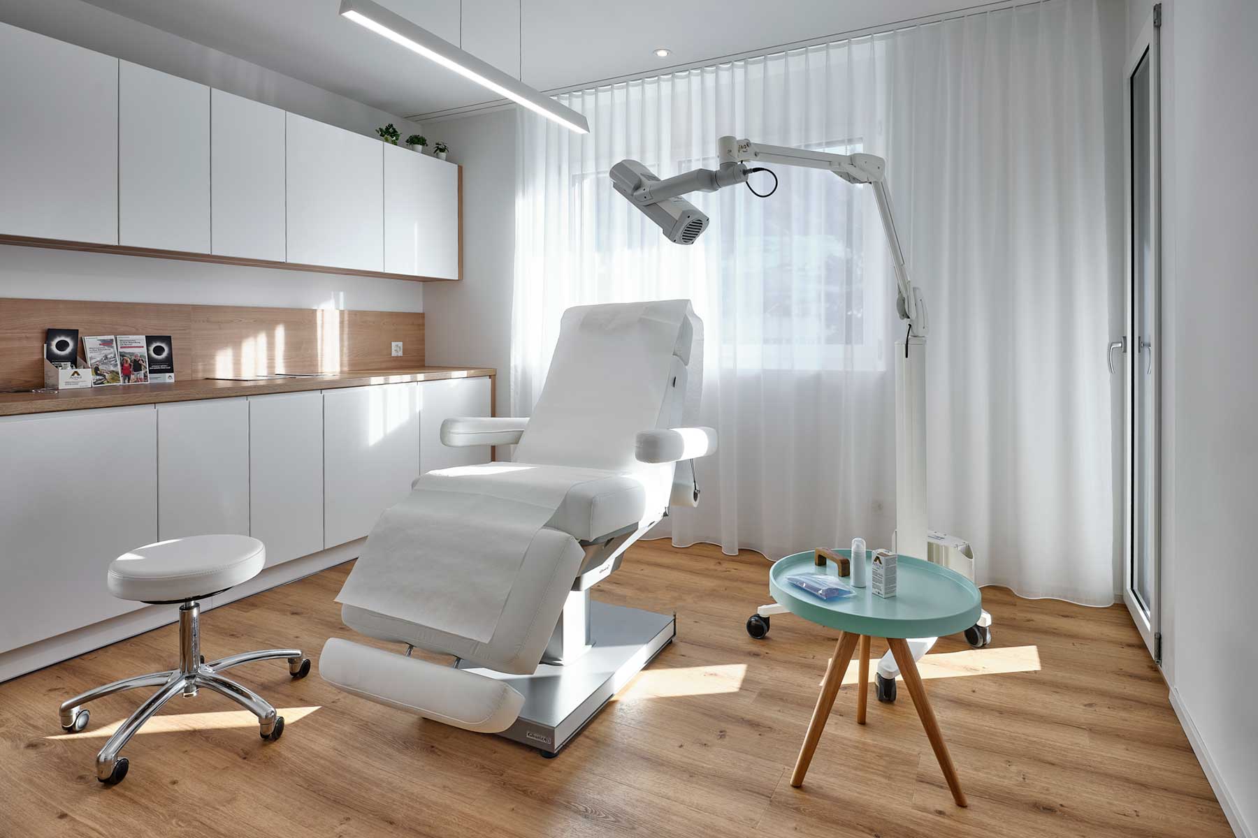 design-vinyl-hautarztpraxis-buochs-04