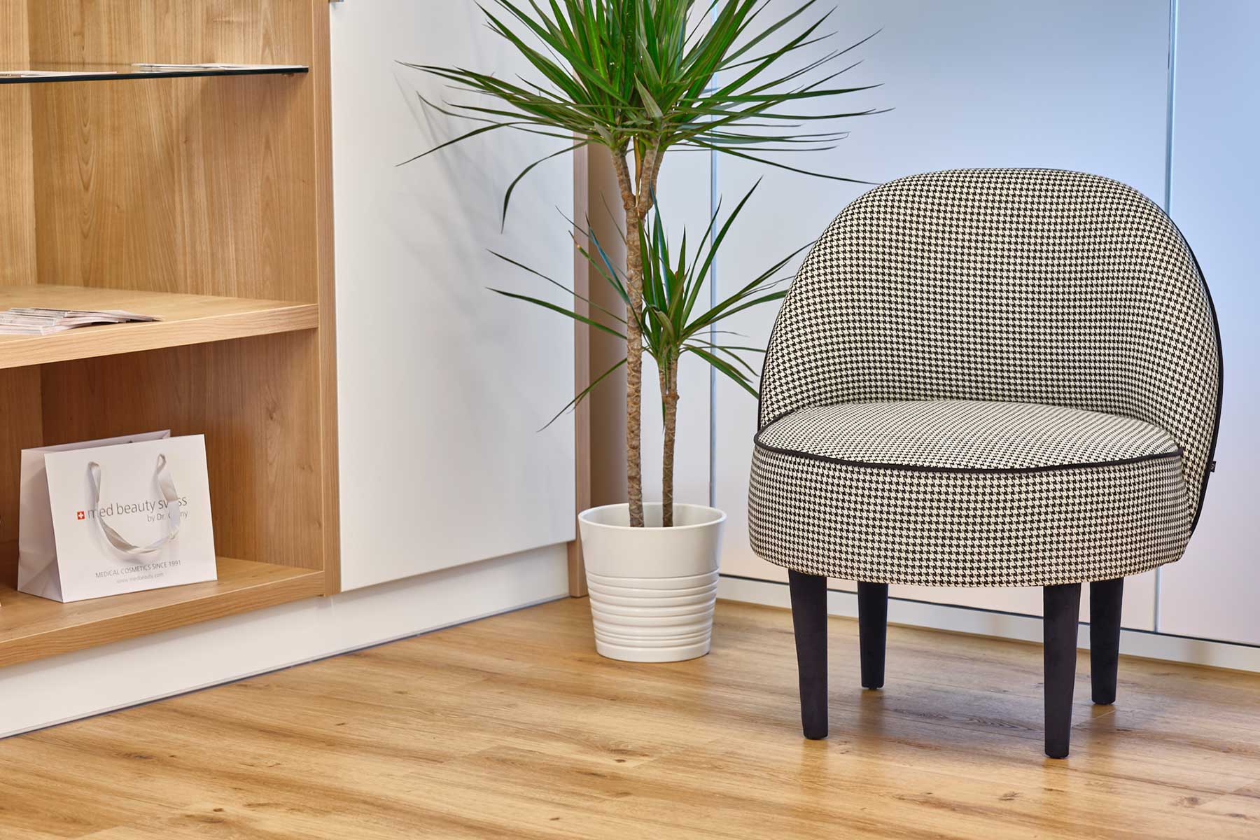 design-vinyl-hautarztpraxis-buochs-08