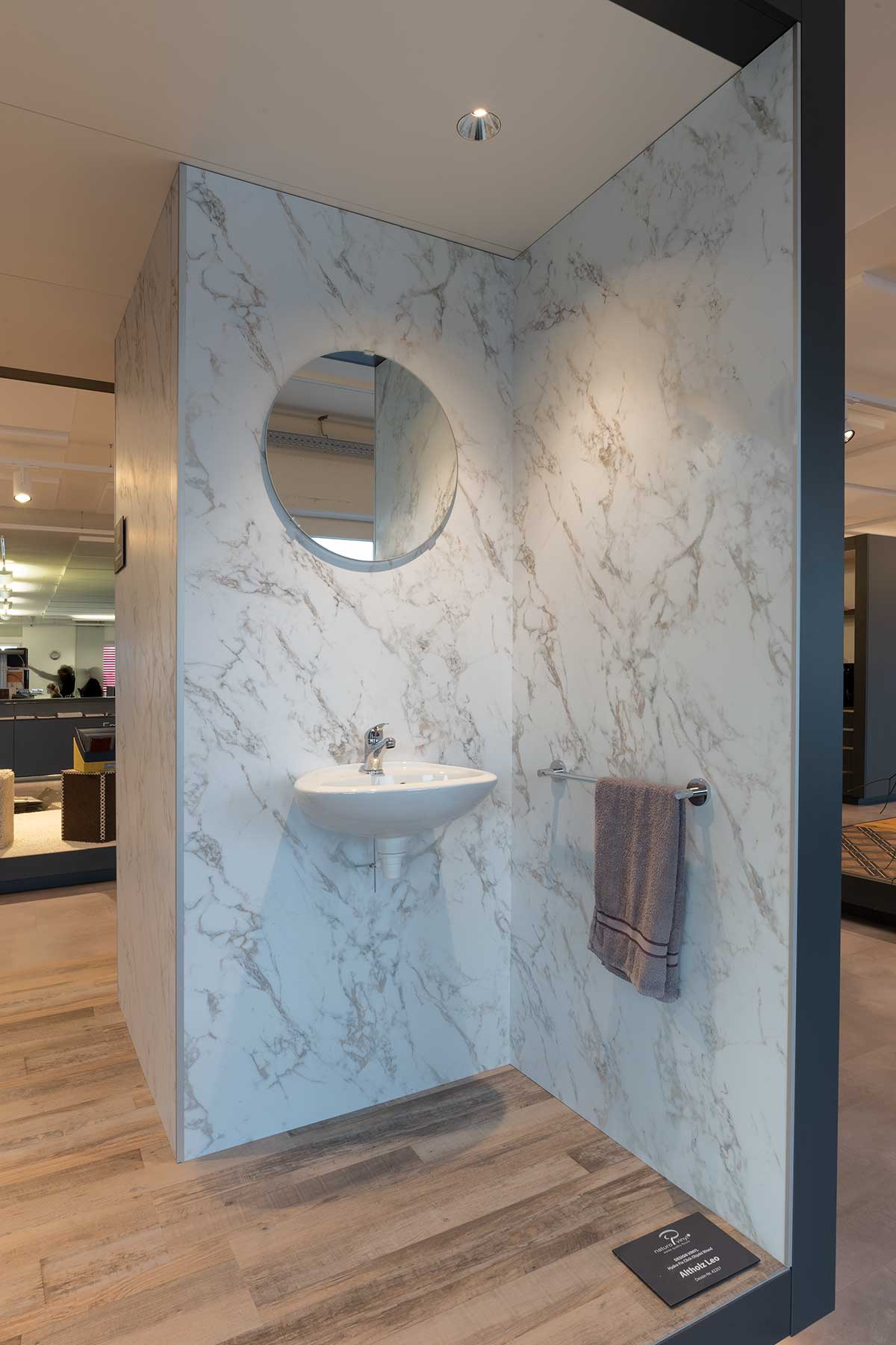 Naturo Wall – Hydro Wall in Showroom