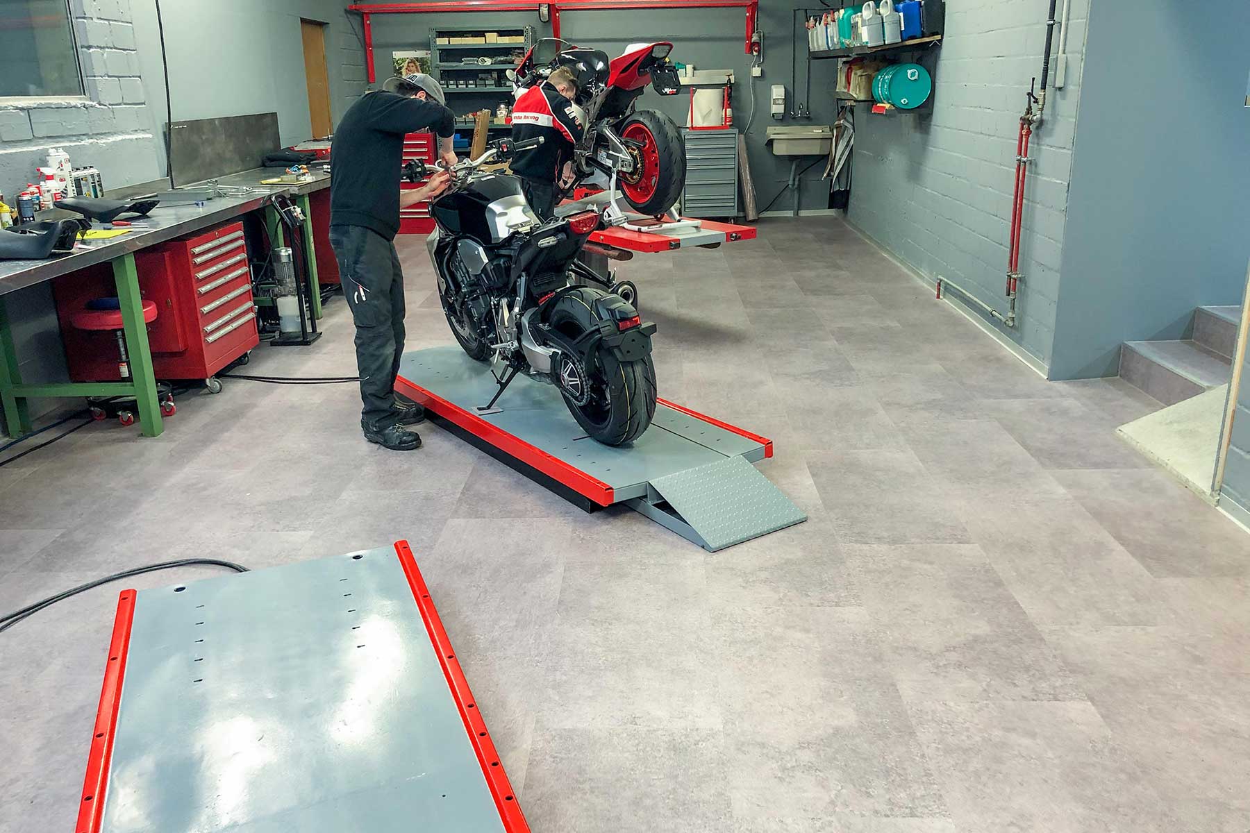 micodur-motorrad-werkstatt-heimisbach 01