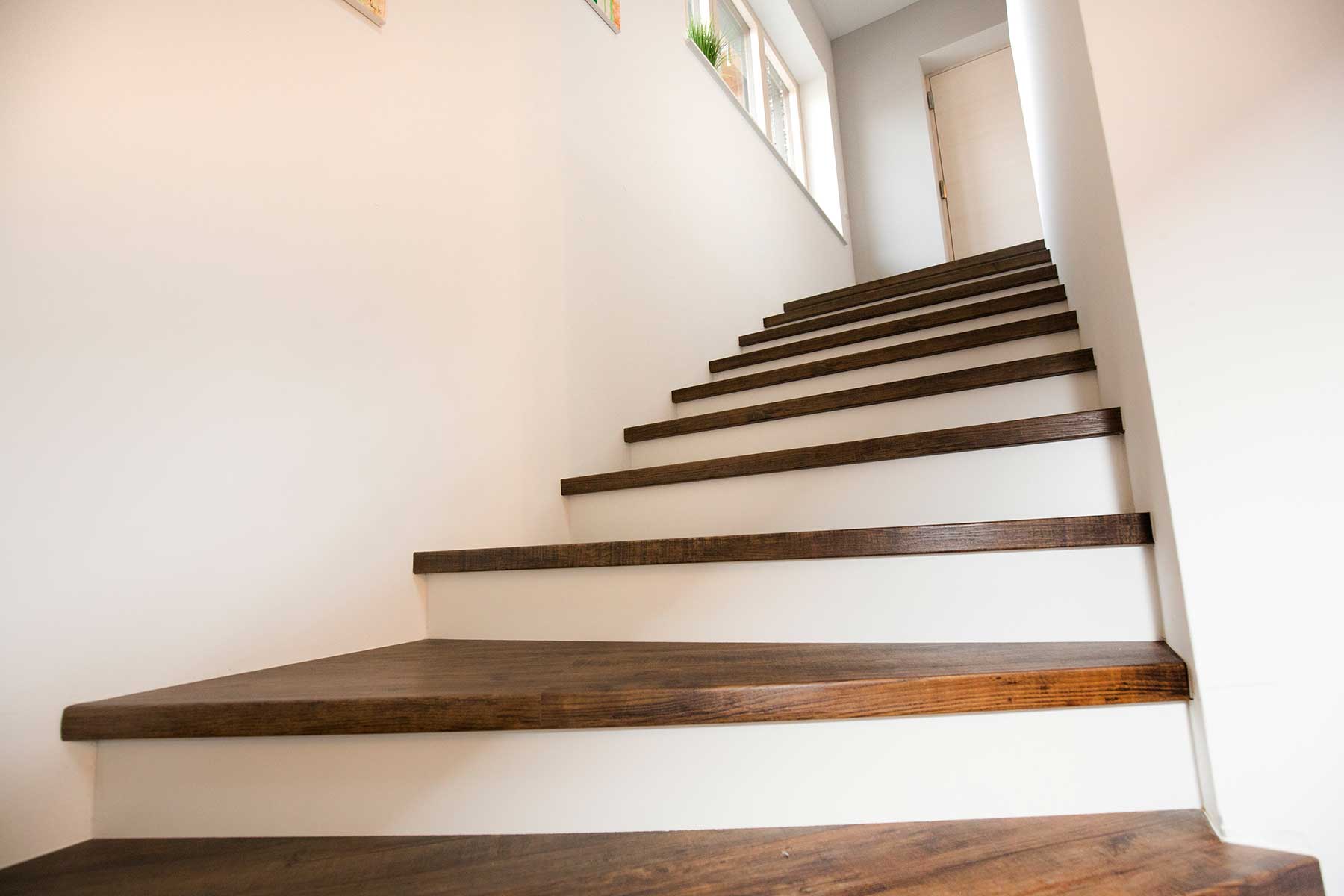 design-vinyl-objekt-plus-treppe 04